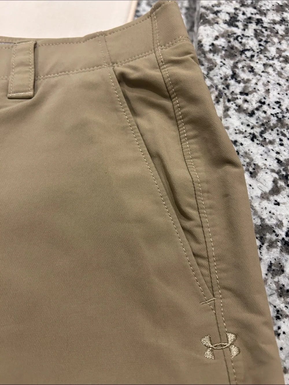 Men's Under Armour Khaki Tan Performance Golf Shorts 38